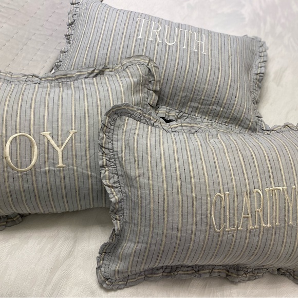 Restoration hardware kids self 3 linen trow pillows covers and insertsincluded